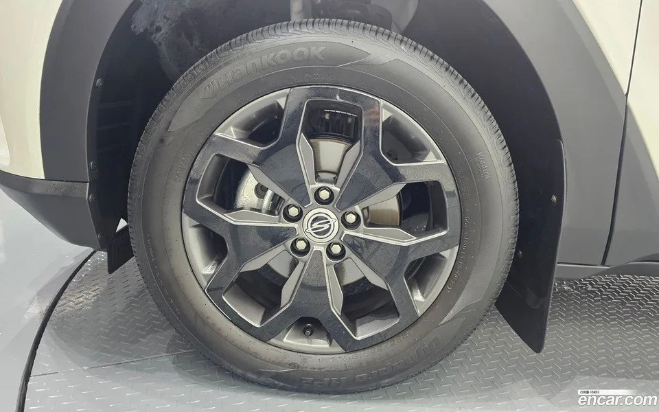 KG Mobility Torres 1.5 2WD 2023 — thumbnail 2