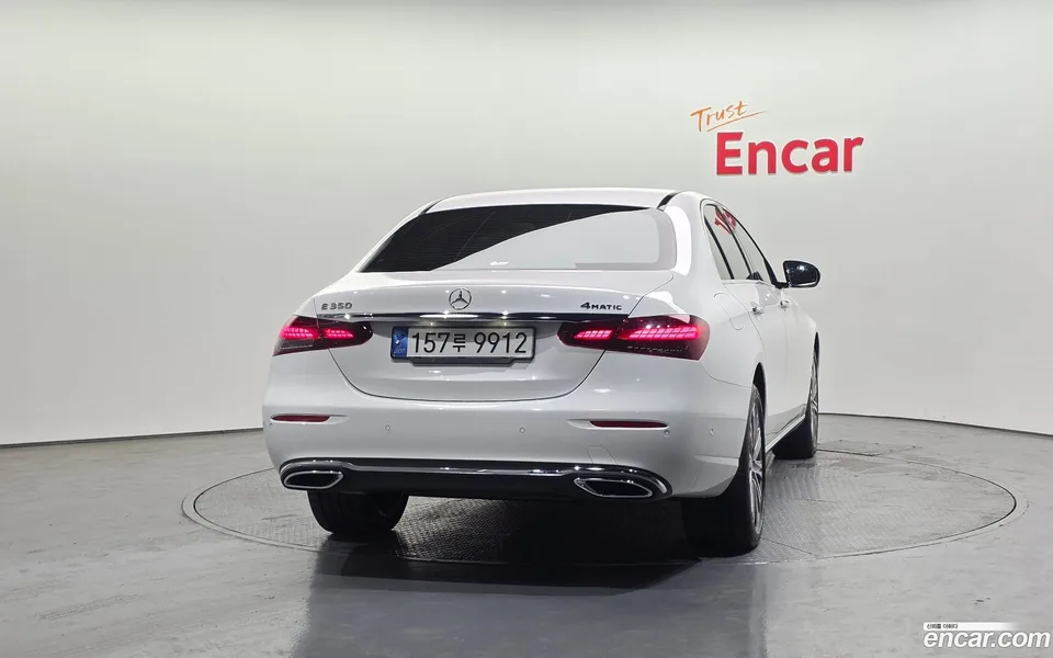 Mercedes-Benz E-Class E350 4MATIC 2023 — миниатюра 4