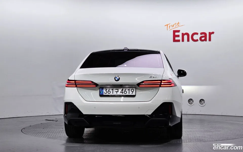 BMW 5 Series 520i M 2024 — thumbnail 4