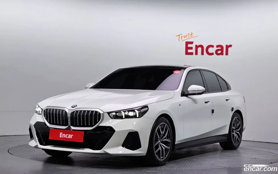 BMW 5 Series 520i M 2024 — photo 1, buy with delivery to Moscow