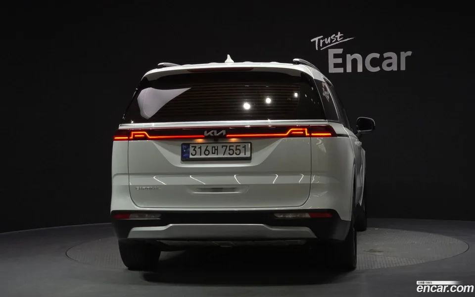 Kia Carnival 9 2022 — thumbnail 4
