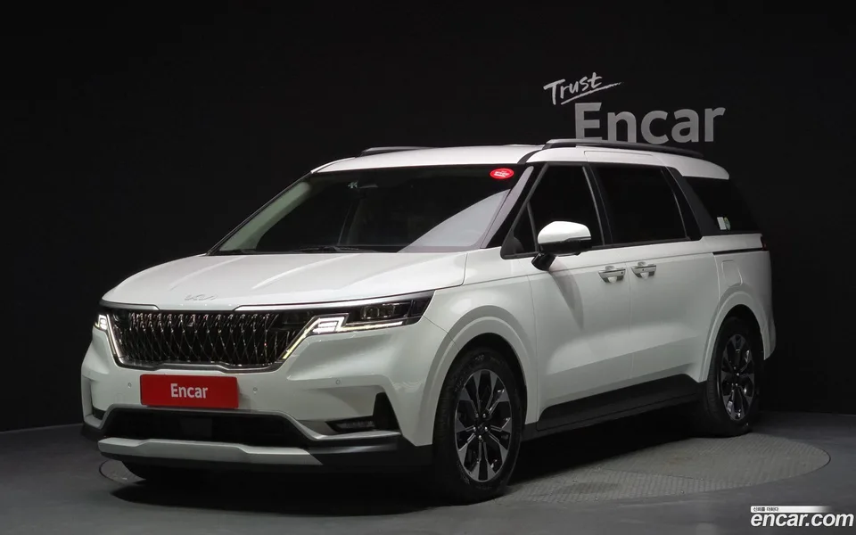 Kia Carnival 9 2022 — photo 1, buy with delivery to Moscow