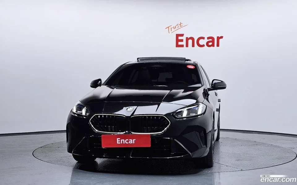 BMW 1 Series 120 M 2026 — thumbnail 3