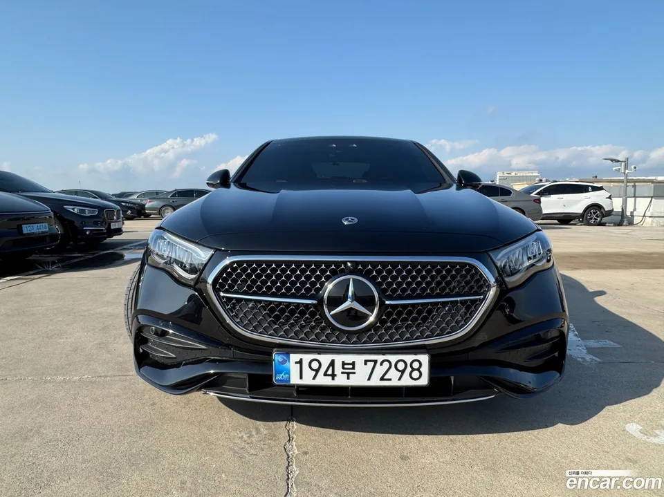 Mercedes-Benz E-Class E200 AMG Line 2026 — thumbnail 3