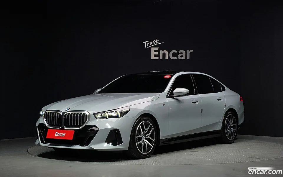BMW 5 Series 520i M 2024 — photo 1, buy with delivery to Moscow