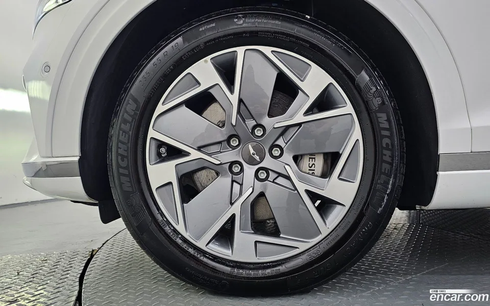 Genesis Electrified GV70 e-AWD 2023 — миниатюра 2