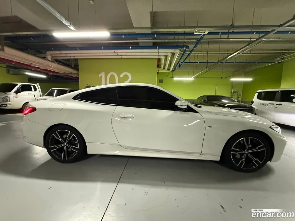 BMW 4 Series 420i M 2023 — thumbnail 5