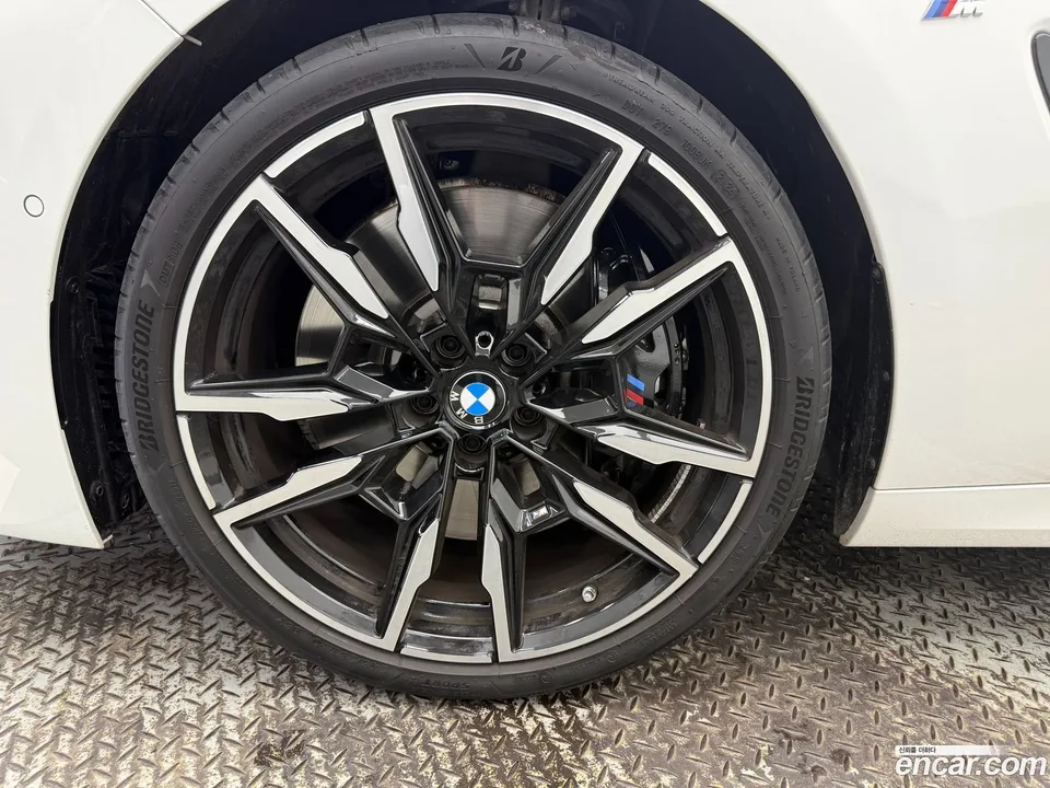 BMW 8 Series M850i xDrive 2025 — миниатюра 2