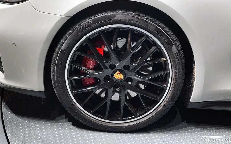 Porsche Panamera (971) 4.0 GTS 2023 — миниатюра 2