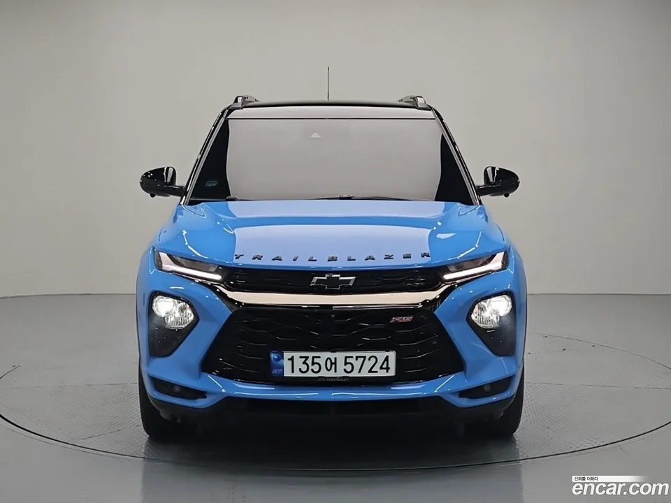 Chevrolet Trailblazer 1.3 2WD 2023 — фото 1, купить с доставкой в Москву
