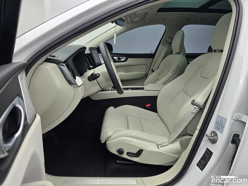 Volvo XC60 B5 2026 — thumbnail 5