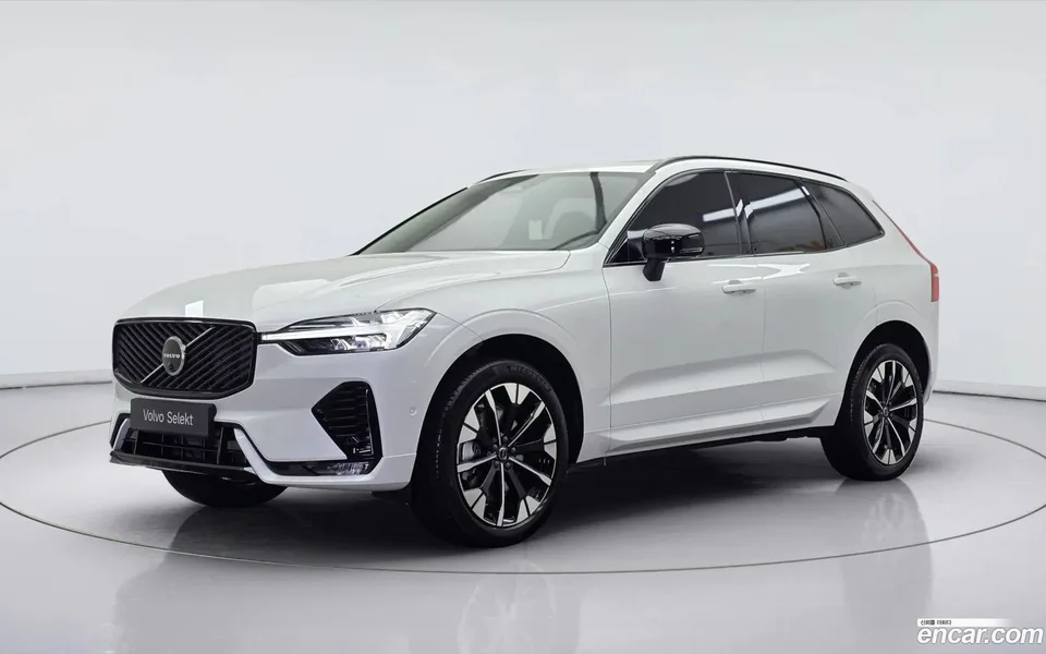 Volvo XC60 B5 2026 — photo 1, buy with delivery to Moscow