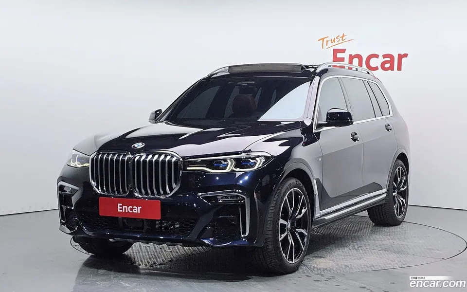 BMW X7 xDrive 40i M 6 2022 — photo 1, buy with delivery to Moscow