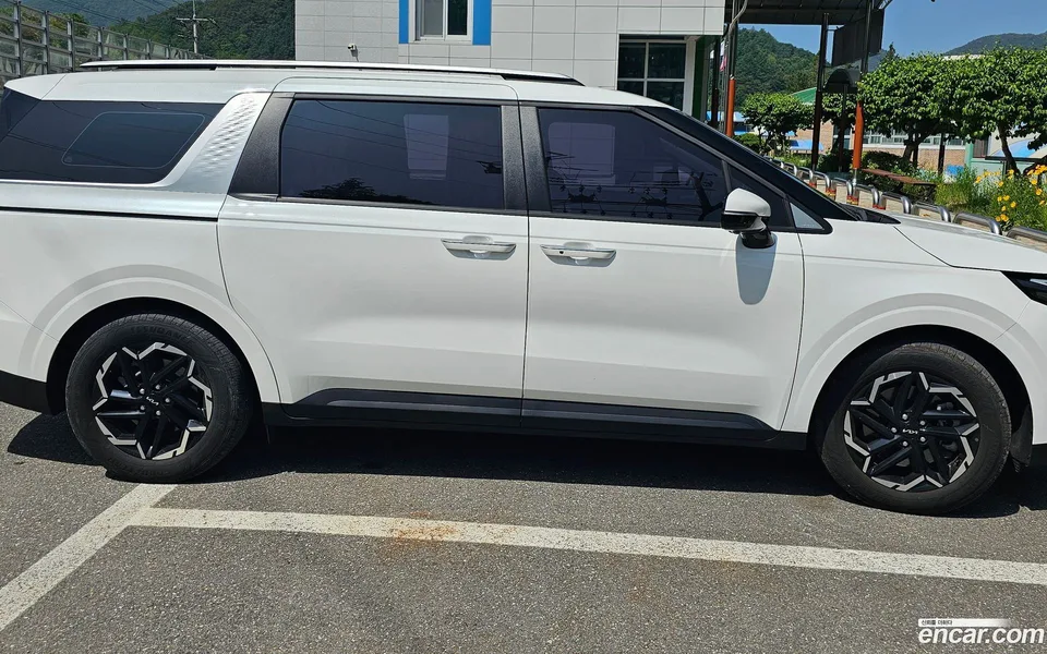 Kia Carnival 9 2024 — миниатюра 4