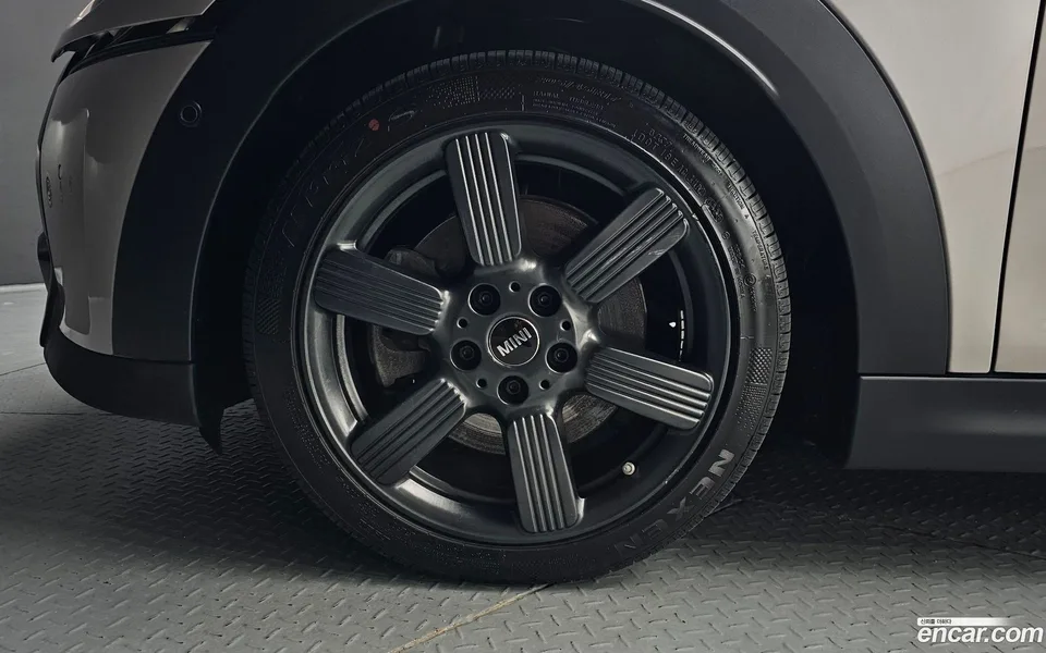 MINI Cooper S Convertible 2022 — thumbnail 2