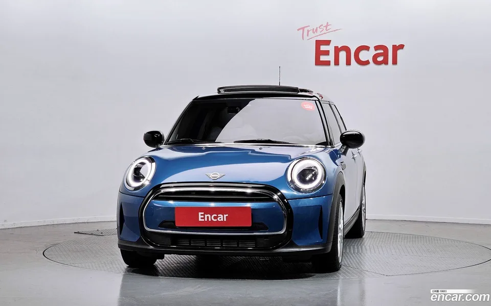 MINI Cooper 5 2022 — thumbnail 3