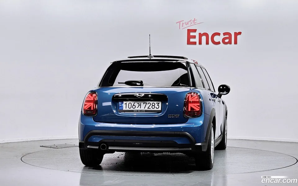 MINI Cooper 5 2022 — thumbnail 4