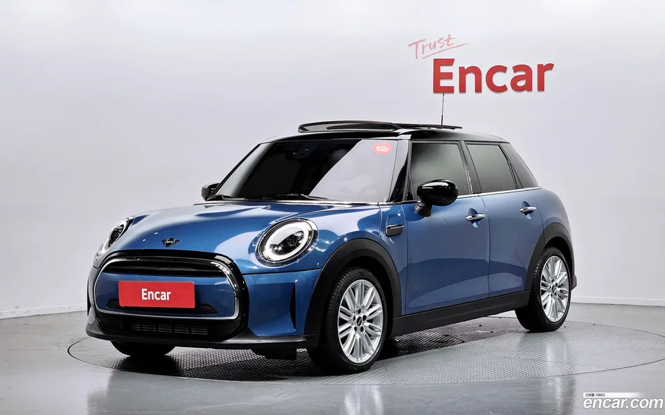 MINI Cooper 5 2022 — photo 1, buy with delivery to Moscow