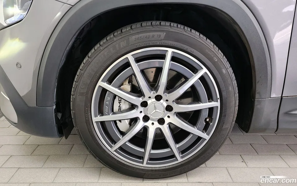 Mercedes-Benz GLB-Class AMG GLB35 4MATIC 2022 — thumbnail 5