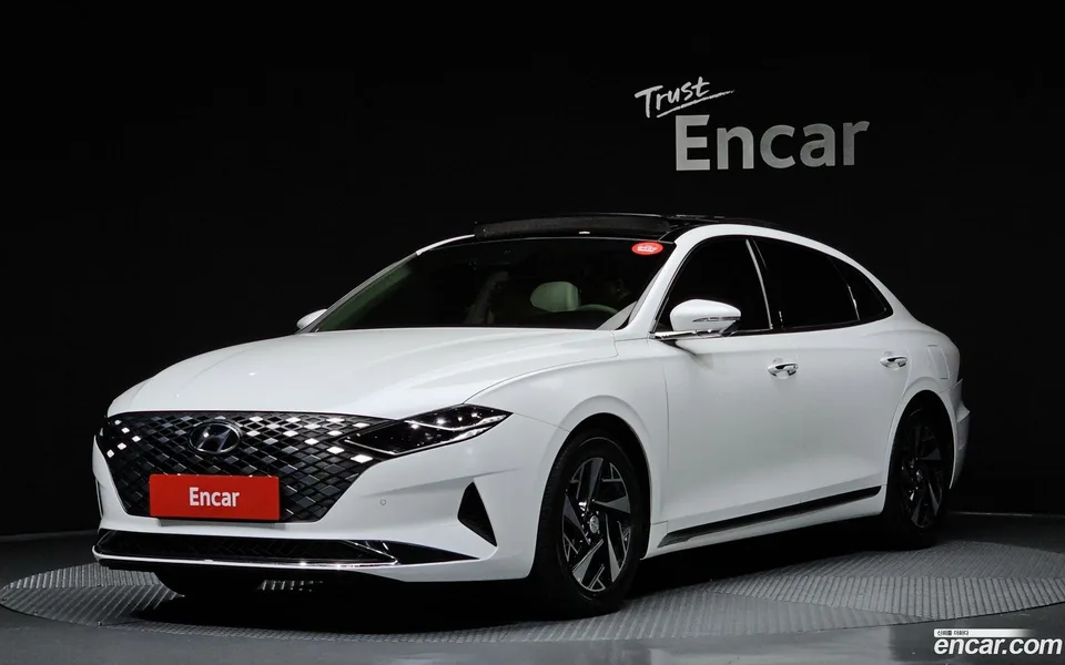 Hyundai Grandeur IG Hybrid 2022 — фото 1, купить с доставкой в Москву