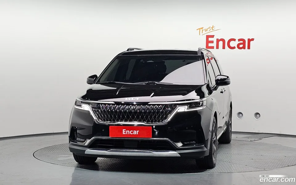 Kia Carnival 9 2023 — thumbnail 3