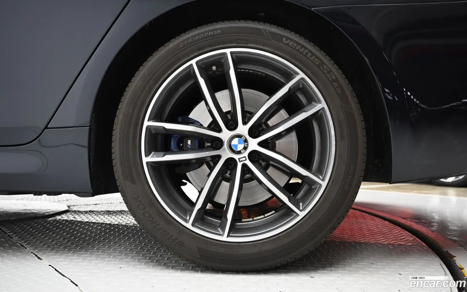 BMW 5 Series 523d M 2023 — thumbnail 5