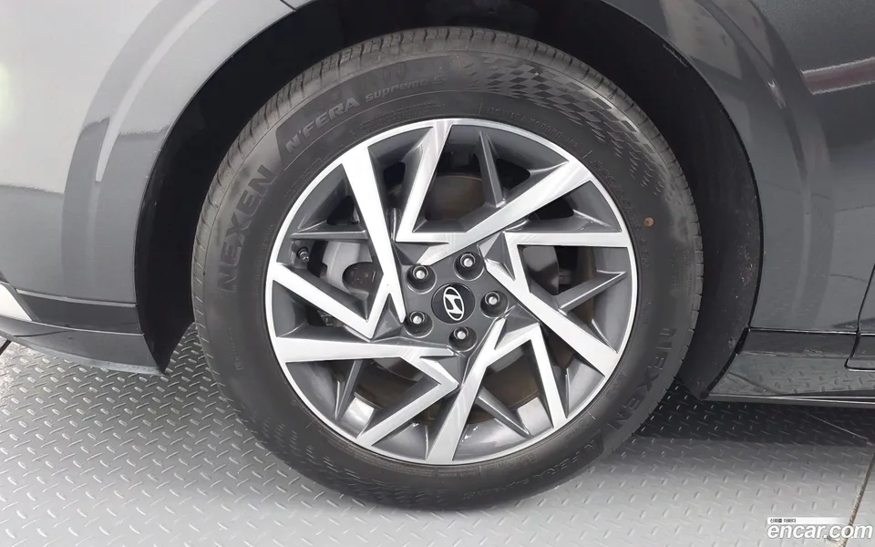 Hyundai Grandeur 2.5 2WD 2023 — thumbnail 2