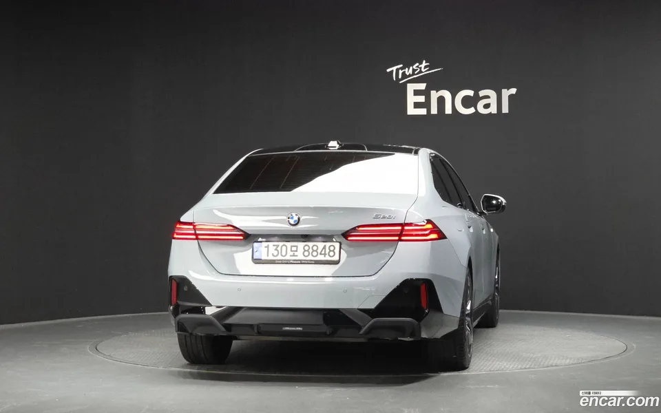 BMW 5 Series 520i M 2024 — thumbnail 4