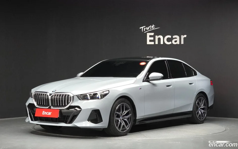 BMW 5 Series 520i M 2024 — photo 1, buy with delivery to Moscow