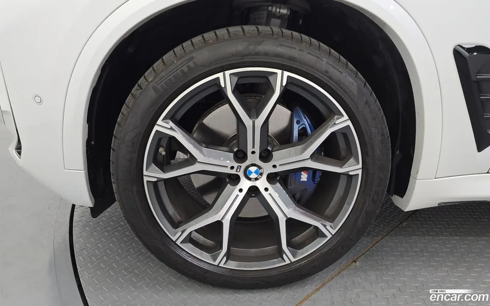BMW X5 xDrive 30d M 2025 — thumbnail 5