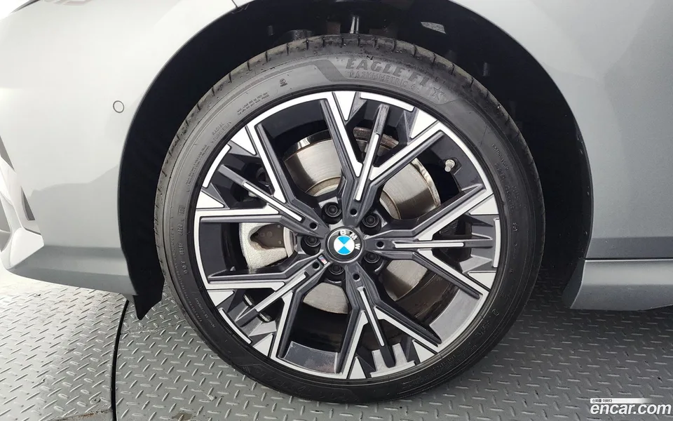 BMW 2 Series Gran Coupe 220 M 2025 — thumbnail 2