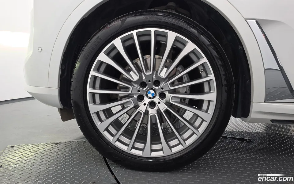 BMW X7 xDrive 40i 6 2024 — thumbnail 2