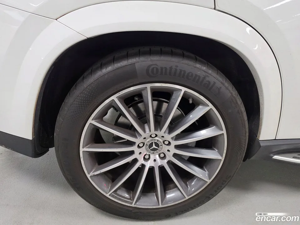 Mercedes-Benz GLE-Class GLE400d 4MATIC 2023 — thumbnail 5