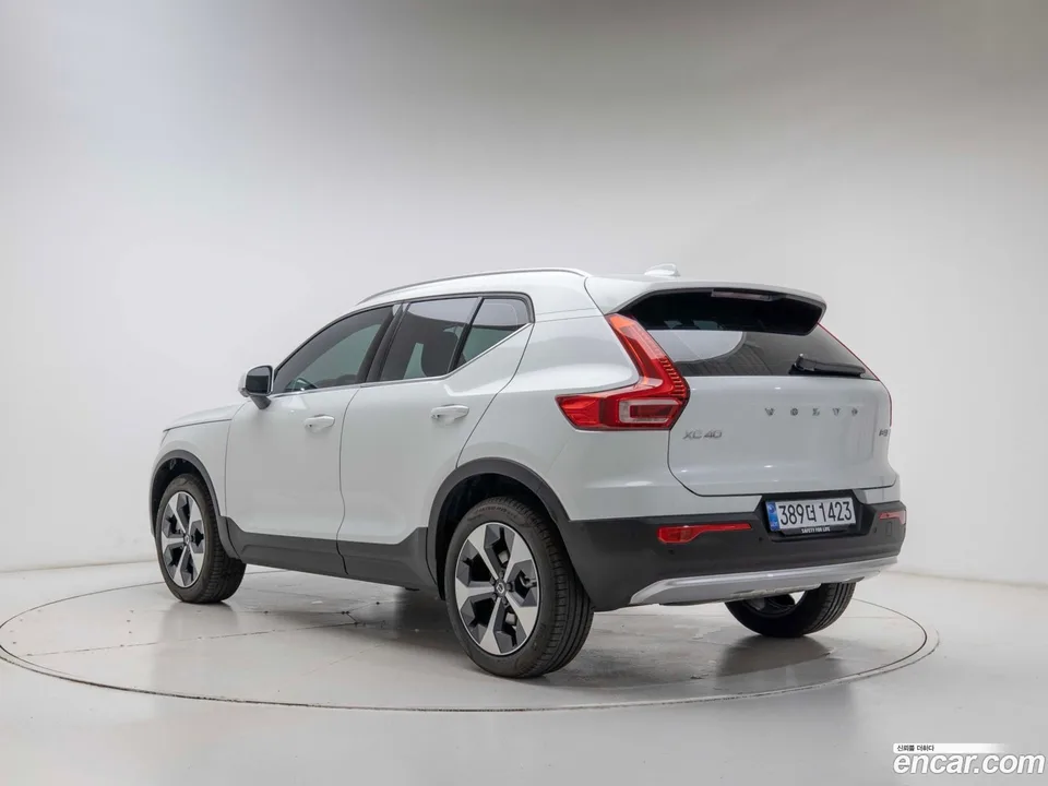 Volvo XC40 B4 2026 — thumbnail 4