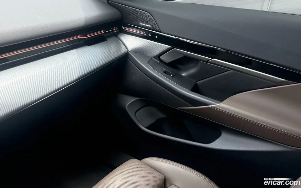 BMW 5 Series 520i M 2024 — thumbnail 3