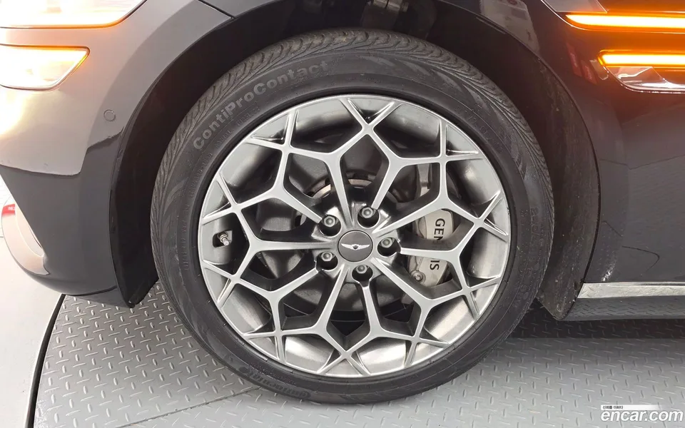 Genesis G80 2.5 AWD 2023 — thumbnail 2