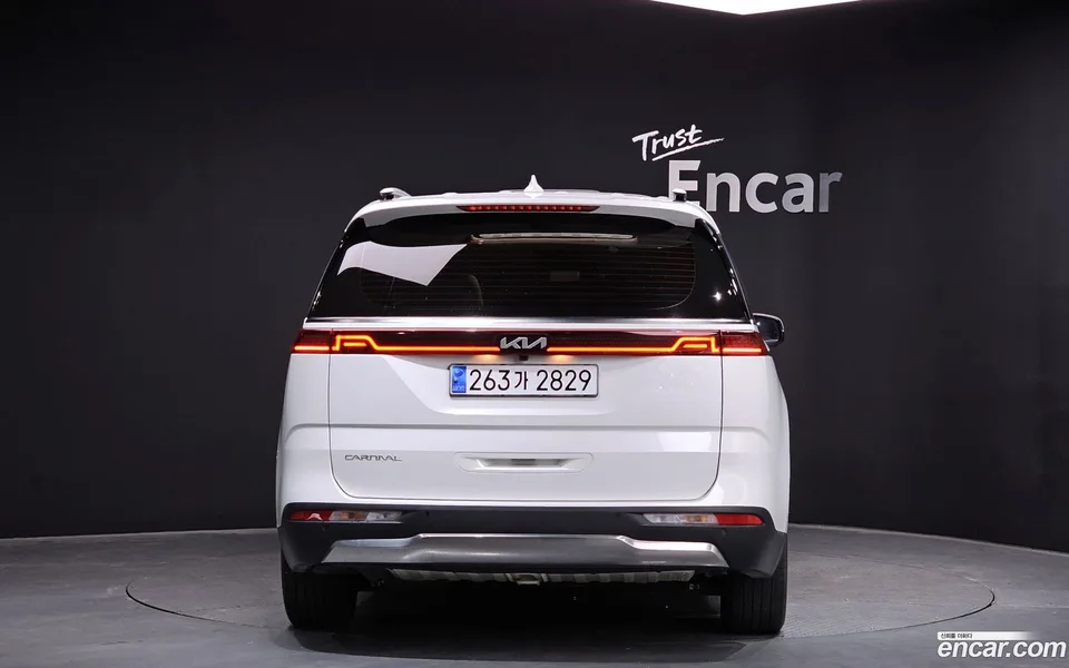 Kia Carnival 9 2022 — thumbnail 4