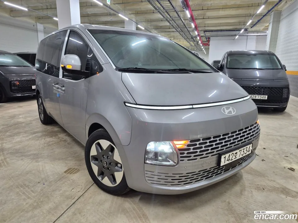 Hyundai Staria 4WD 9 2025 — photo 1, buy with delivery to Moscow