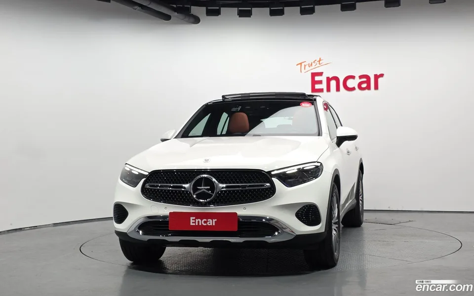 Mercedes-Benz GLC-Class GLC300 4MATIC 2025 — thumbnail 3