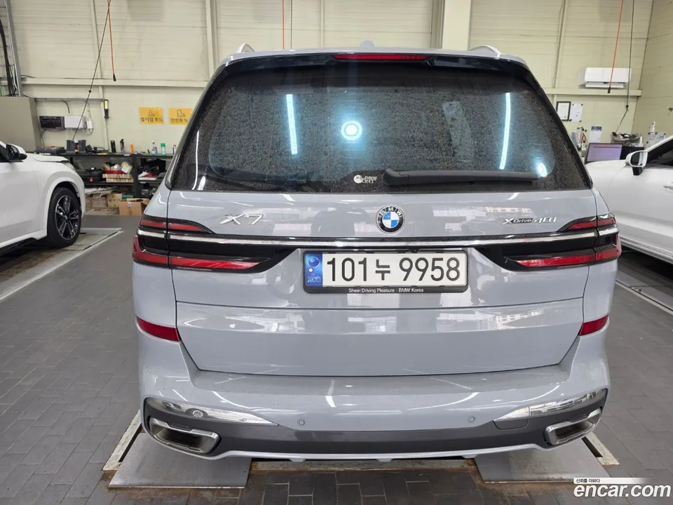 BMW X7 xDrive 40i M 6 2023 — thumbnail 2