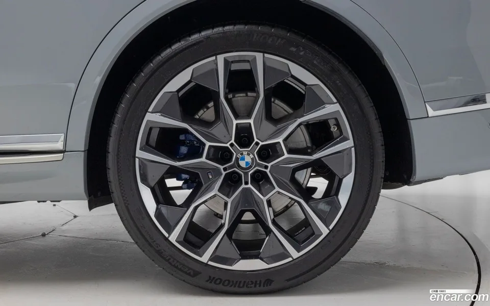 BMW X7 xDrive 40i M 6 2023 — thumbnail 5