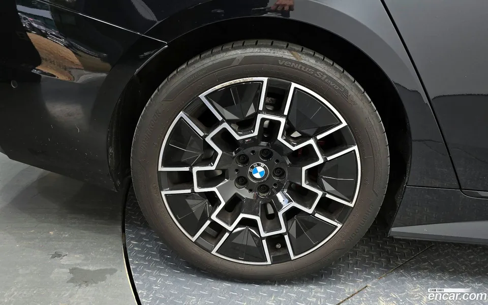 BMW i4 eDrive40 M 2025 — миниатюра 2