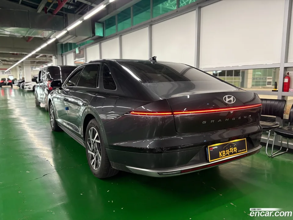 Hyundai Grandeur Hybrid 2023 — миниатюра 4