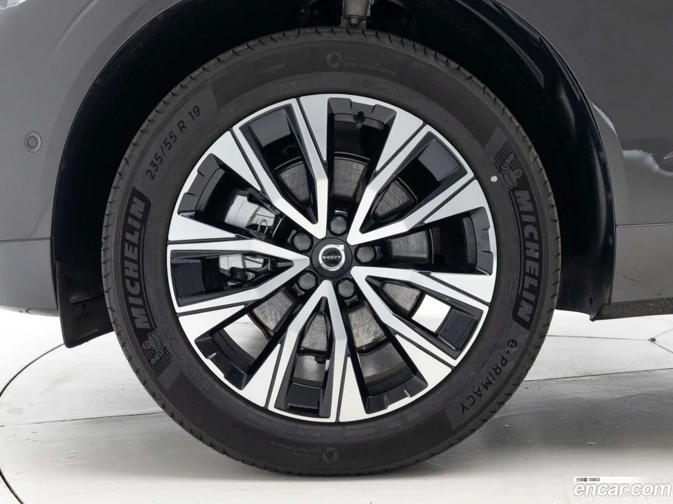 Volvo XC60 B5 2025 — thumbnail 2
