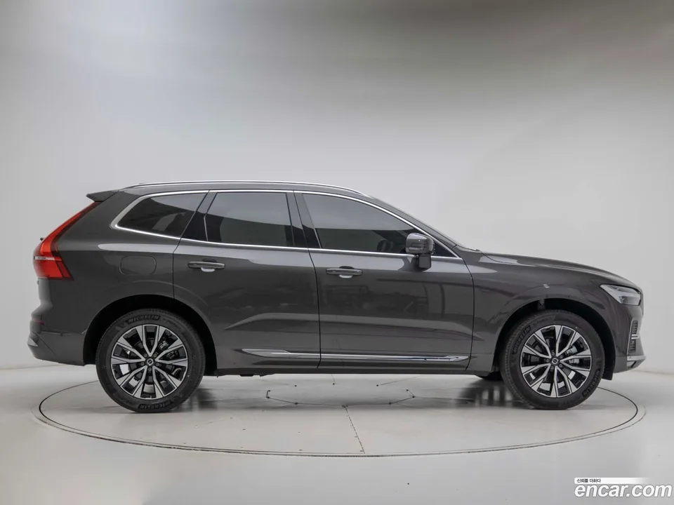 Volvo XC60 B5 2025 — thumbnail 3