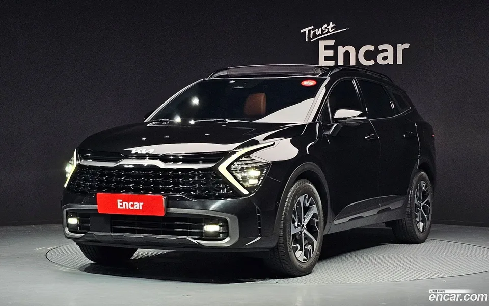 Kia Sportage Hybrid 2WD 2022 — photo 1, buy with delivery to Moscow