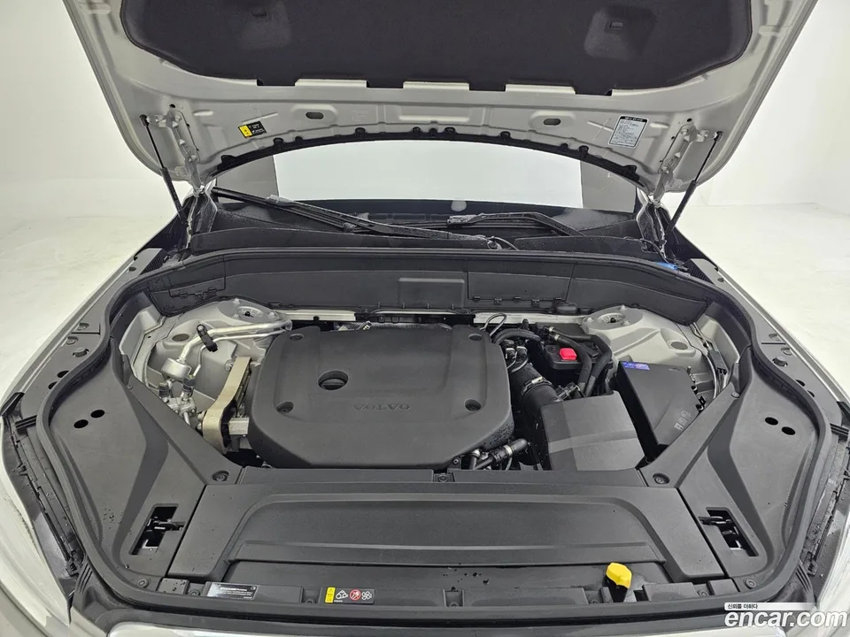 Volvo XC90 B6 2025 — thumbnail 5