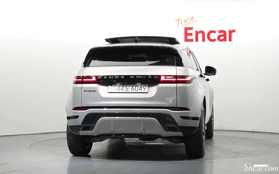 Land Rover Range Rover Evoque P250 SE 2025 — thumbnail 4