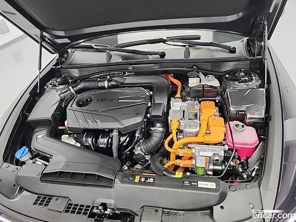 Hyundai Sonata The Edge Hybrid 2025 — миниатюра 2