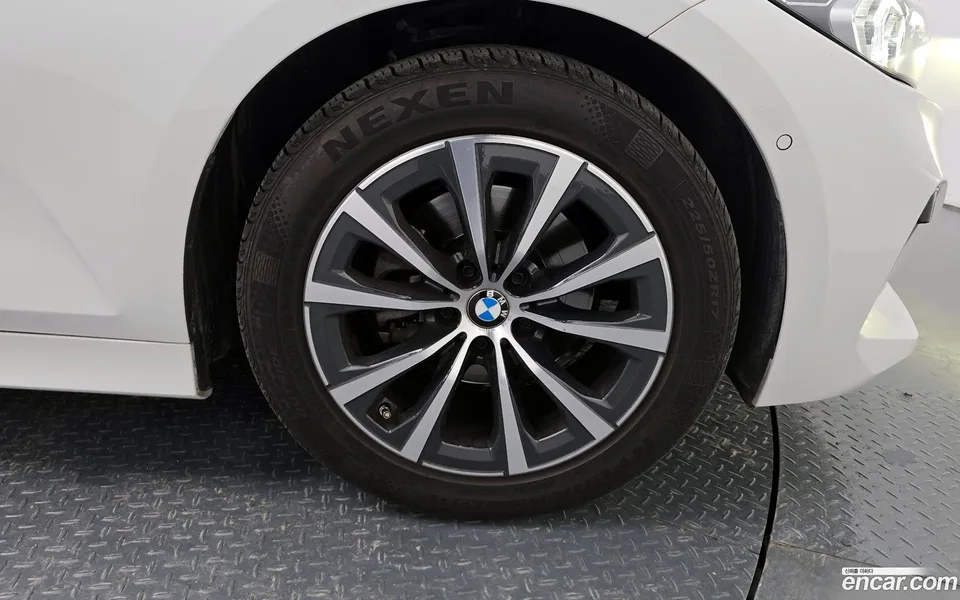 BMW 3 Series 320i 2023 — миниатюра 5